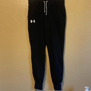 Underarmour youth medium sweatpants EUC